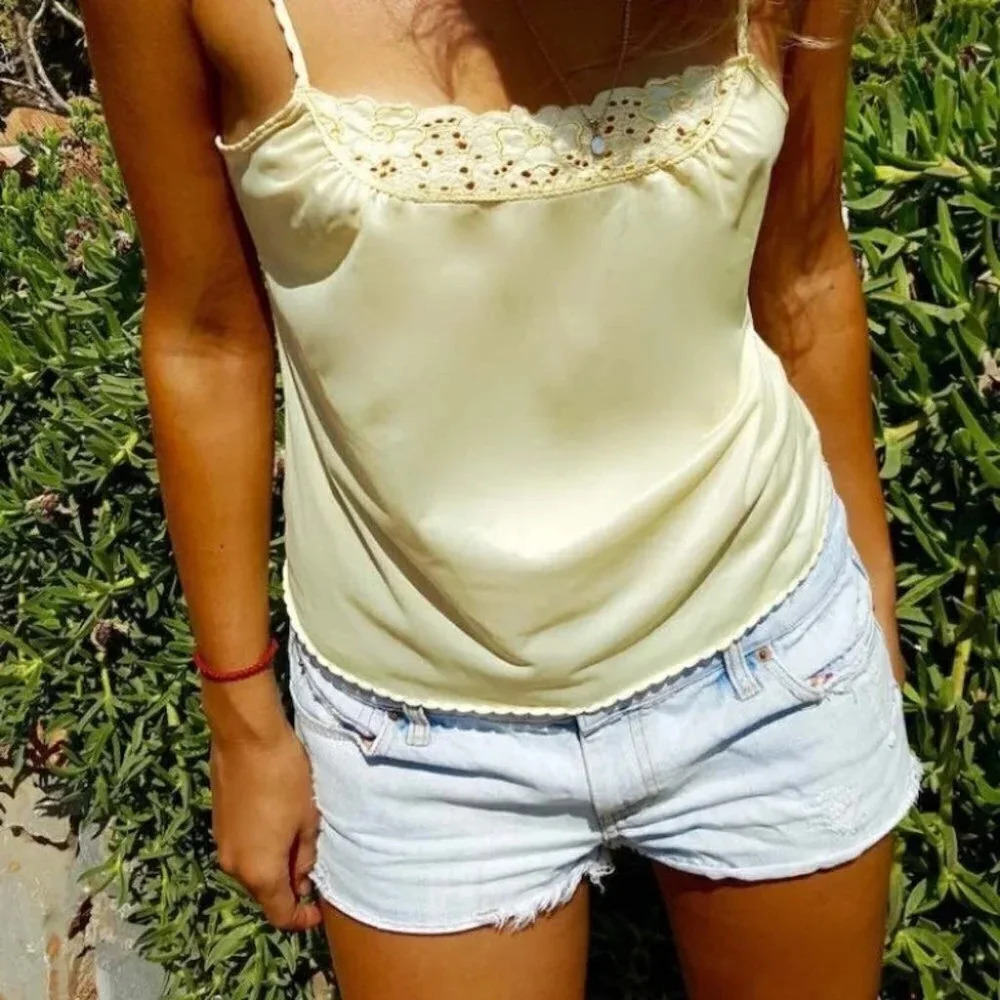 Vintage - NWT Yellow Scalloped Trim Floral Camisole